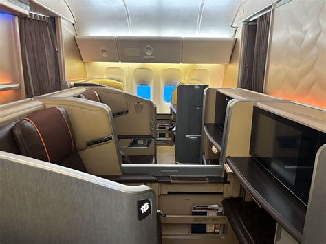 Review: Singapore Airlines 777 First Class Singapore to Hong Kong.